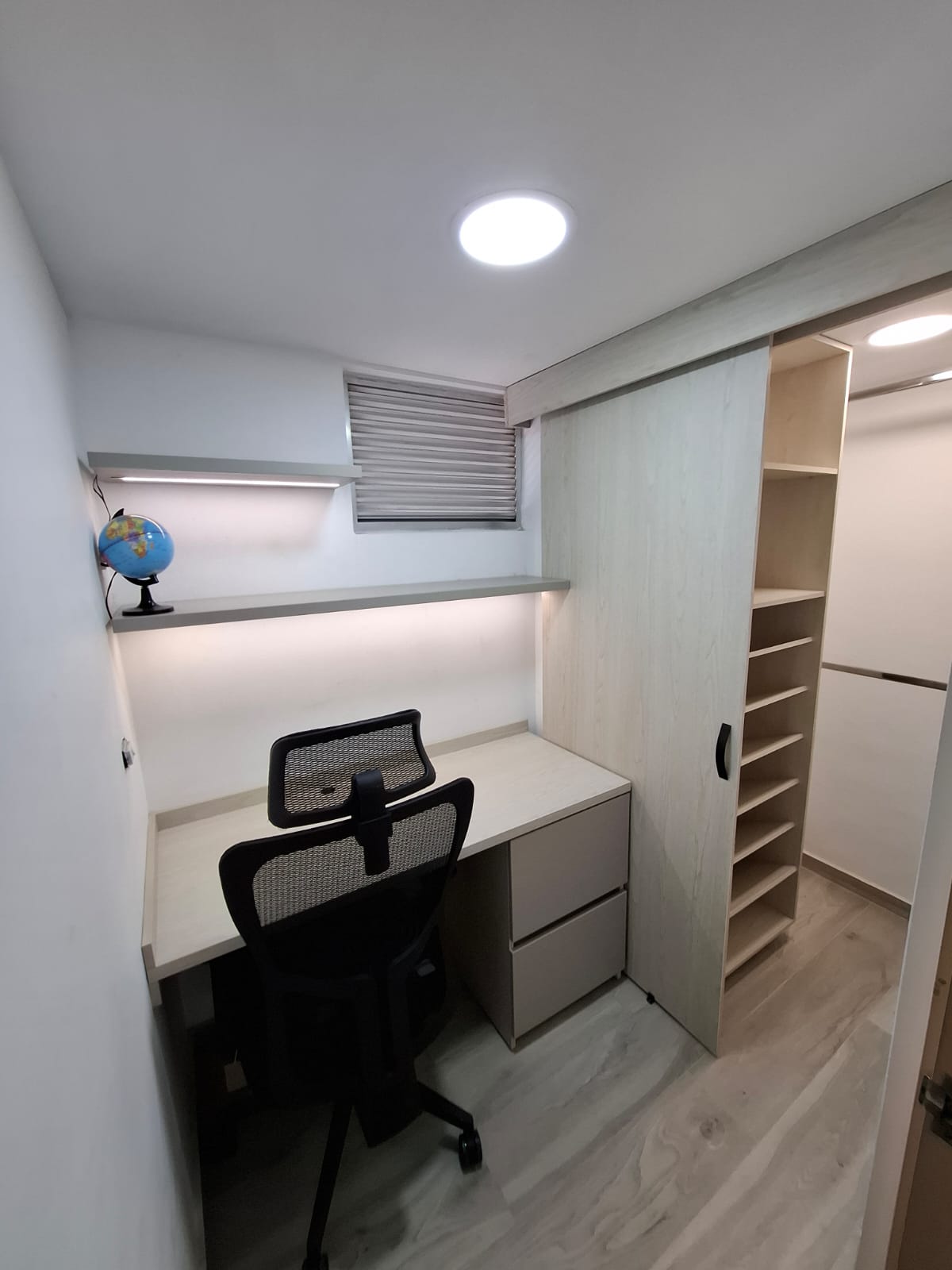 Escritorio y vestier - Carpinplus