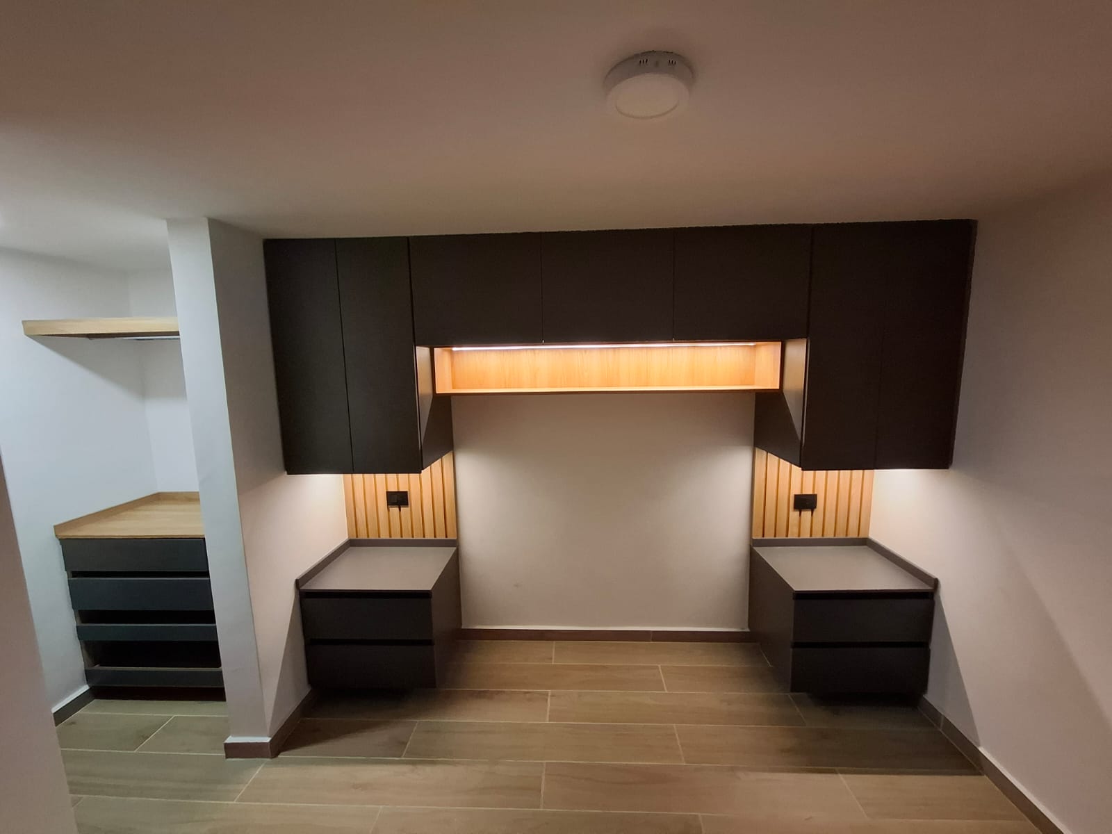 Cabecera y mesas de noche - Carpinplus